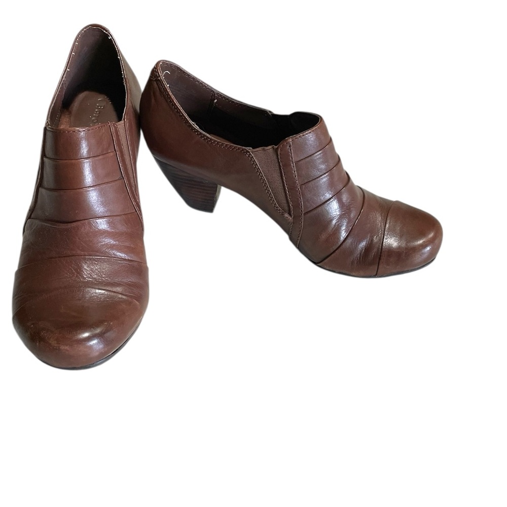 BareTraps Brown Leather Heels